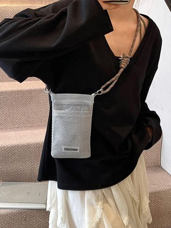 Naiste telefonikott, linnaline lihtsuse stiil, vertikaalne ruutkujuline kuju, avatud tasku, mobiiltelefon tasku, suvi 2025