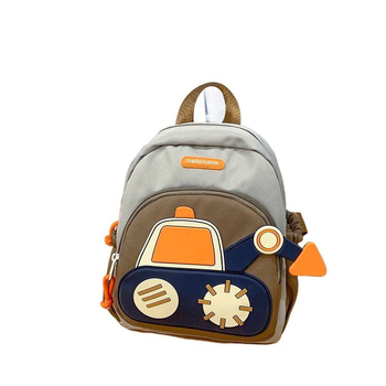 Soma bērniem pirmskolas vecumā - automašīnas motīvs, viegla un ūdensnecaurlaidīga, materiāls: nylonu/poliestera, samazina slodzi, mūsdienīgs stils, ārpusklases nodarbībām