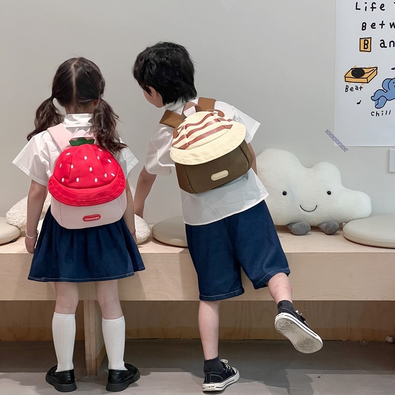 Bērnu mugursoma meitenēm ar augļu rakstu, neilona ārējā daļa, poliestera oderējums, ergonomisks dizains muguras aizsardzībai, pavasaris 2025