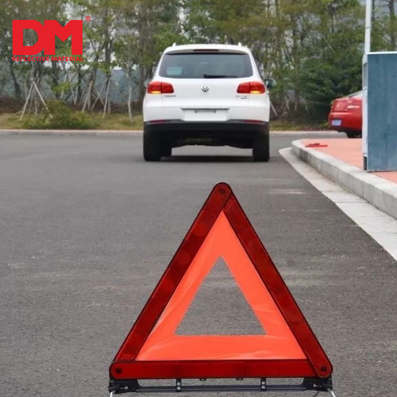 Предупредителен триъгълник за моторни превозни средства, рефлектиращ филм, PMMA материал, марка DM/TD, стандарт GB19151-2003, 3-годишна устойчивост на атмосферни условия