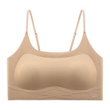 Bezšvová, priedušná podprsenka s pevným ramienkom, bočné zhromažďovanie prsníkov, plné košíčky s jemne formovanými košíčkami, nylonový materiál