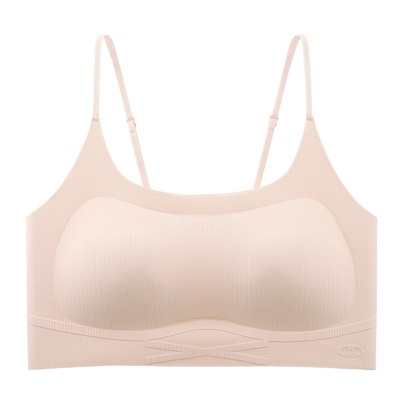 Bezšvová, priedušná podprsenka s pevným ramienkom, bočné zhromažďovanie prsníkov, plné košíčky s jemne formovanými košíčkami, nylonový materiál