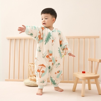 Vaiko miego krepšys su pastovia temperatūra, tirštas žiemai/rudeniai, 95% medvilnė, pamušalas medvilnė, užpildas poliesterio pluoštas + pastovios temperatūros pluoštas, nuimamos rankovės, karikatūrinis raštas