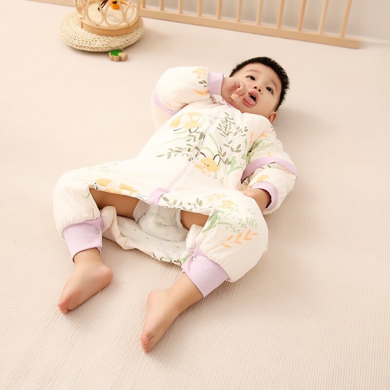 Vaiko miego krepšys su pastovia temperatūra, tirštas žiemai/rudeniai, 95% medvilnė, pamušalas medvilnė, užpildas poliesterio pluoštas + pastovios temperatūros pluoštas, nuimamos rankovės, karikatūrinis raštas