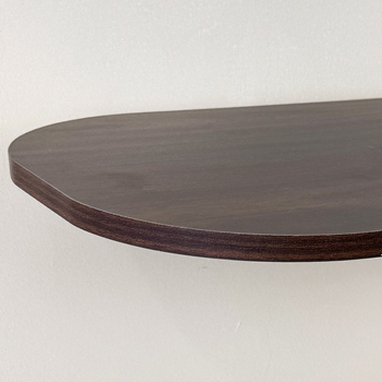 Странична маса с метална рамка и плот от изкуствена дървесина, модерен минимализъм, подходяща за дневна, спалня и кабинет