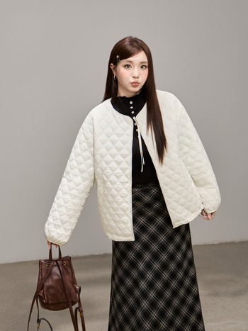 Korėjiečio stiliaus žieminis švarkas su apvaliu kaklu, kvilintu medvilnės įdaru, laisvas kirpimas