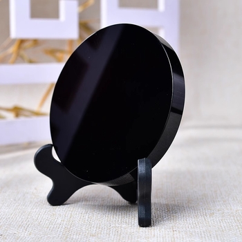 Obsidiāna disks Feng Šui dekors ar atspoguļotu virsmu un septiņu zvaigžņu pamatni, ģeometrija, mūsdienīga vienkāršība