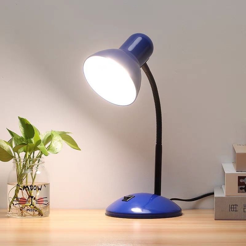 Metalna stolna lampa, napajanje iz utičnice, E27 navoj, vintage stil rasvjetnog tijela s prekidačem na gumb