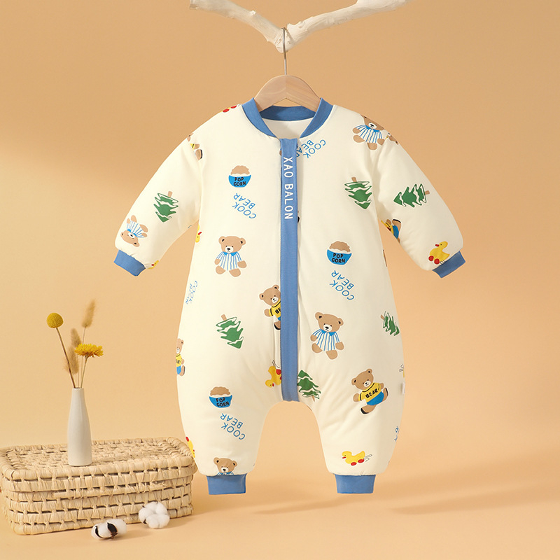 Kūdikio miego maišelis – tankus, medvilnės išorė, poliesterio pamušalas, metalinis užtrauktukas, animacinis raštas, tinkamas žiemai, pavasariui ir rudeniui, pastovaus temperatūros funkcija, amžius 1–3 metai