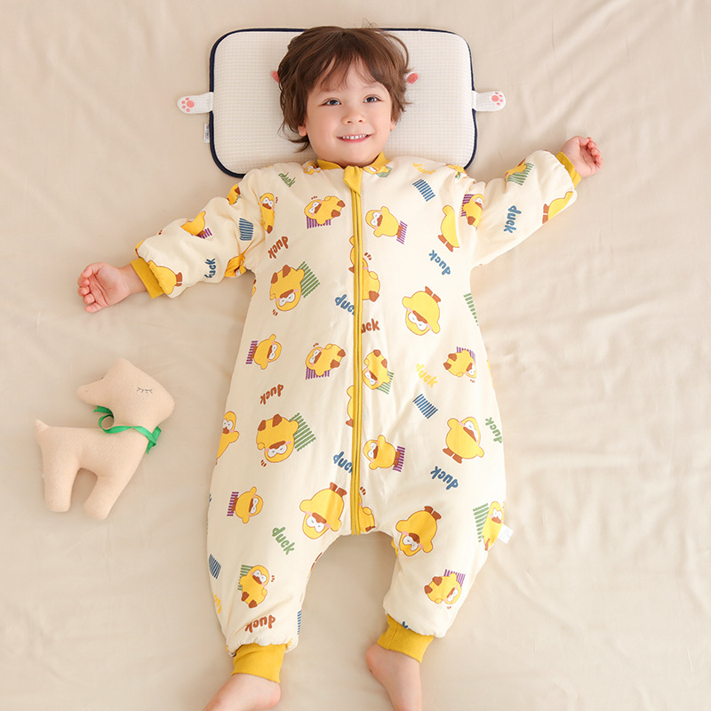 Kūdikio miego maišelis – tankus, medvilnės išorė, poliesterio pamušalas, metalinis užtrauktukas, animacinis raštas, tinkamas žiemai, pavasariui ir rudeniui, pastovaus temperatūros funkcija, amžius 1–3 metai