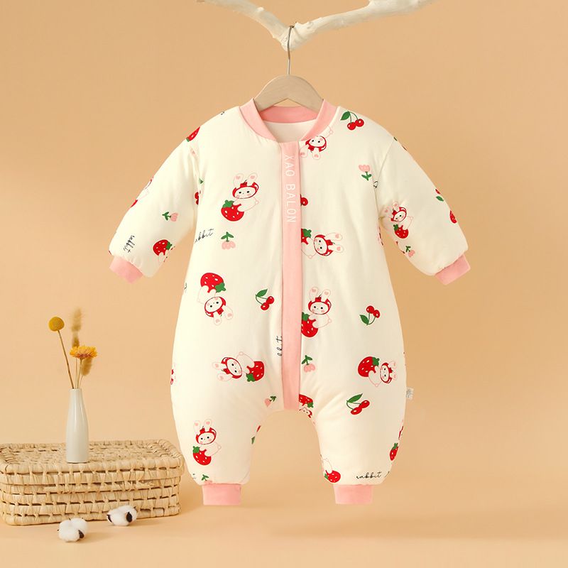 Kūdikio miego maišelis – tankus, medvilnės išorė, poliesterio pamušalas, metalinis užtrauktukas, animacinis raštas, tinkamas žiemai, pavasariui ir rudeniui, pastovaus temperatūros funkcija, amžius 1–3 metai