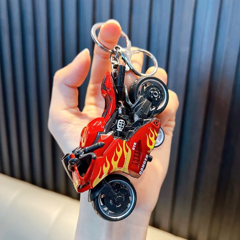 Kljucni lanac za motocikl s plamenom – legura i plastika, cartoon stil model privjesak