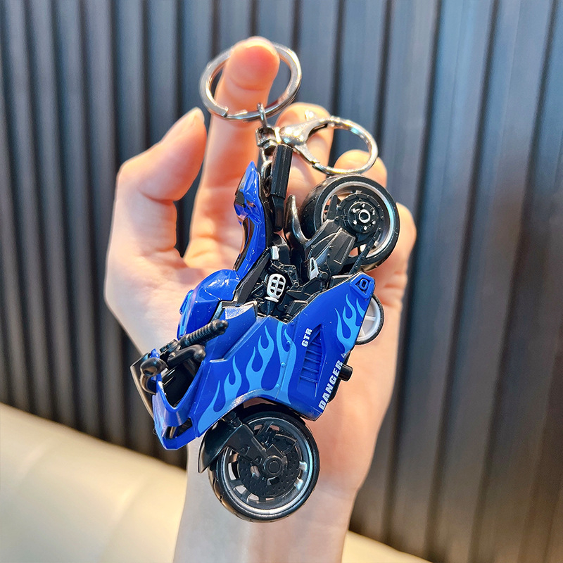 Kljucni lanac za motocikl s plamenom – legura i plastika, cartoon stil model privjesak