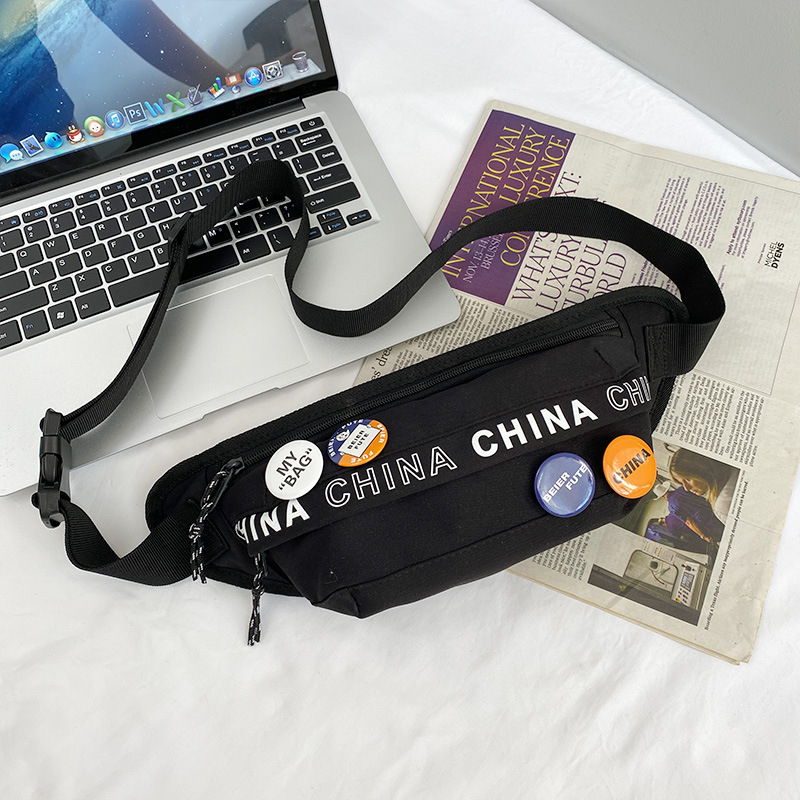 Belfort Pánska hrudná taška – Uličný štýl, denim, priedušná a vodeodolná, Vzor s písmenami