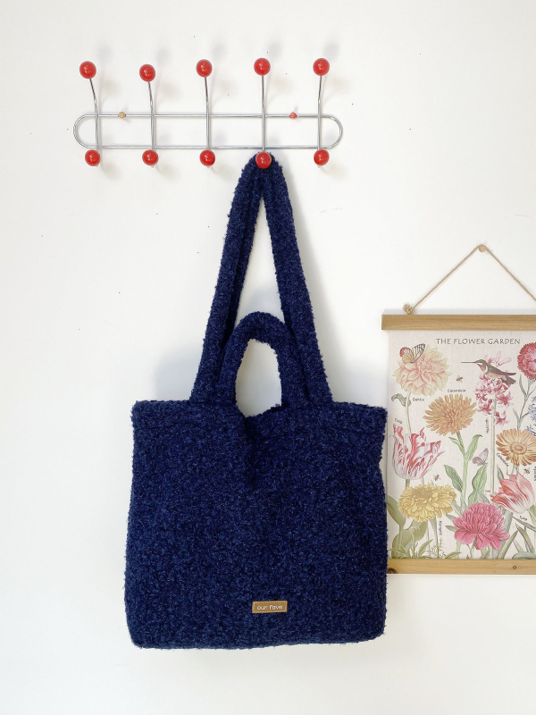 Linna stiilis villane tote kott, horisontaalne ruutu kuju, magnetlukustus, sisemine zip-lukk ja telefoni tasku