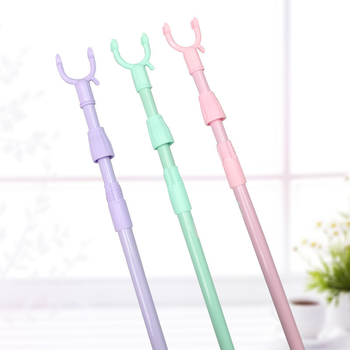 Plastová vidlica na bielizeň pre balkón, moderný minimalistický štýl, uvedená zima 2013