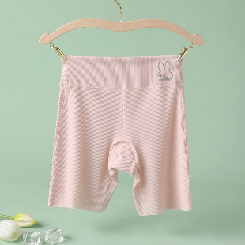 Pantaloni scurți de siguranță pentru fetițe, din nylon, lungime 3/4, talie înaltă cu elastic, fără deschidere la zona intimă, compoziție 73% nylon, 27% elastan