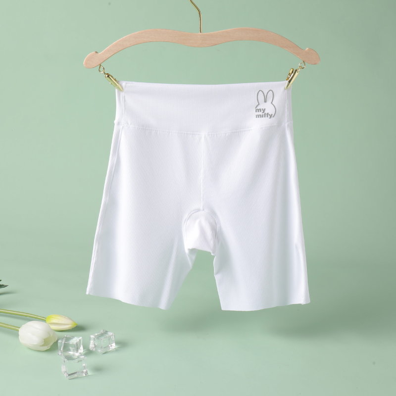 Pantaloni scurți de siguranță pentru fetițe, din nylon, lungime 3/4, talie înaltă cu elastic, fără deschidere la zona intimă, compoziție 73% nylon, 27% elastan