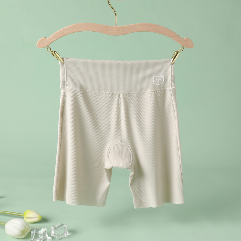 Pantaloni scurți de siguranță pentru fetițe, din nylon, lungime 3/4, talie înaltă cu elastic, fără deschidere la zona intimă, compoziție 73% nylon, 27% elastan