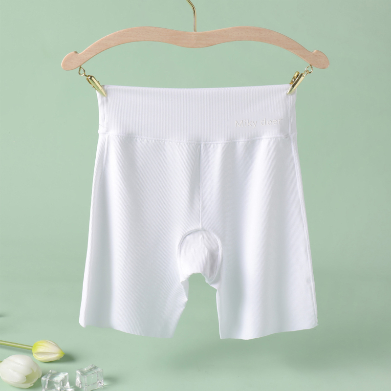 Pantaloni scurți de siguranță pentru fetițe, din nylon, lungime 3/4, talie înaltă cu elastic, fără deschidere la zona intimă, compoziție 73% nylon, 27% elastan