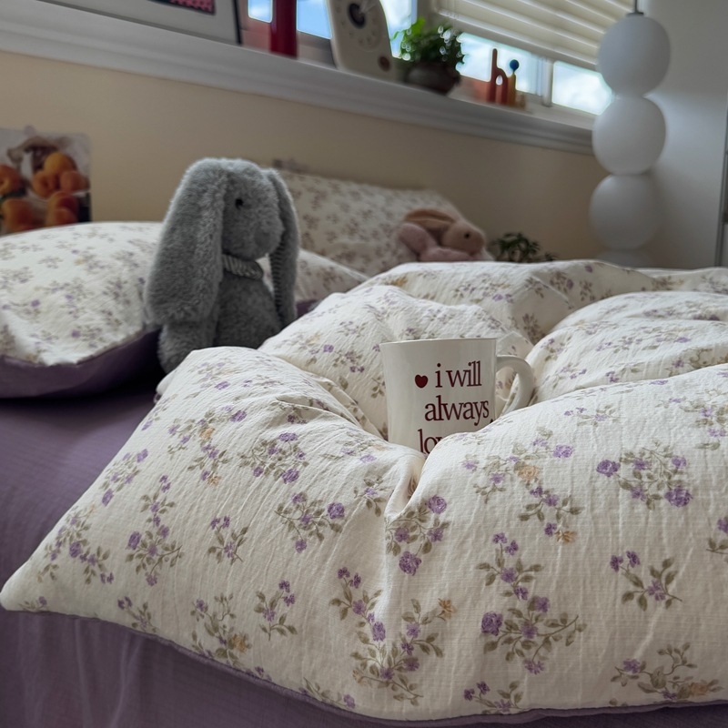 Keturių dalių patalynės komplektas iš egiptietiškos ilgaplaukes medvilnės: antklodės užvalkalas ir lakštai, tie-dye spausdinimas su karikatūrų motyvu, skandinaviškas stilius