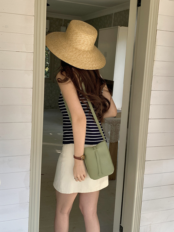 Mobiliojo telefono rankinė, vertikalios kvadratinės formos, PU oda, magnetinis užsegimas, sintetinis pamušalas, miesto paprastumas