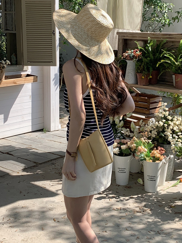 Mobiliojo telefono rankinė, vertikalios kvadratinės formos, PU oda, magnetinis užsegimas, sintetinis pamušalas, miesto paprastumas