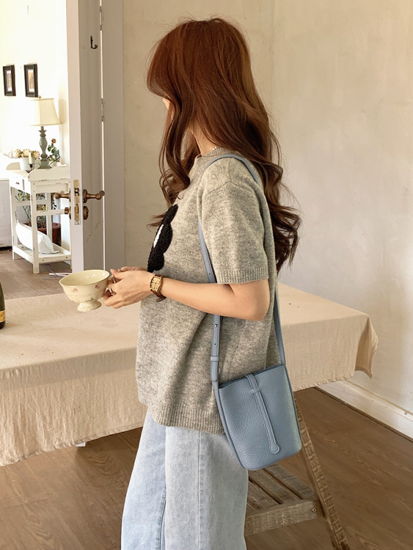 Mobiliojo telefono rankinė, vertikalios kvadratinės formos, PU oda, magnetinis užsegimas, sintetinis pamušalas, miesto paprastumas