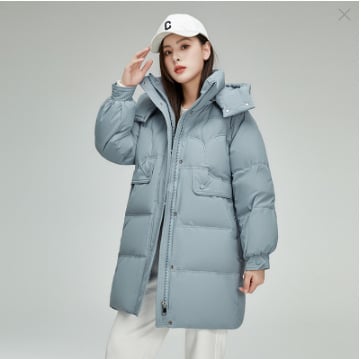 Dámska páperová bunda s balým kačacím páperím; obsah páperia >91%; hlavný materiál: spandex (polyesterová zmes); hrúbka: hrubá; golier bez goliera, odnímateľný