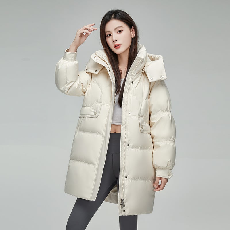 Dámska páperová bunda s balým kačacím páperím; obsah páperia >91%; hlavný materiál: spandex (polyesterová zmes); hrúbka: hrubá; golier bez goliera, odnímateľný