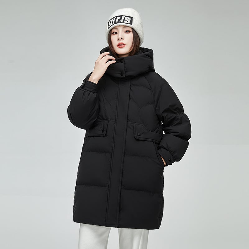 Dámska páperová bunda s balým kačacím páperím; obsah páperia >91%; hlavný materiál: spandex (polyesterová zmes); hrúbka: hrubá; golier bez goliera, odnímateľný