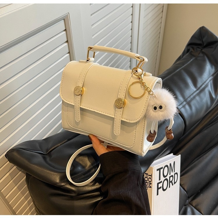 Női crossbody táska PU anyagból, vízszintes négyzet alakú forma, mágneszár, belső telefonzseb