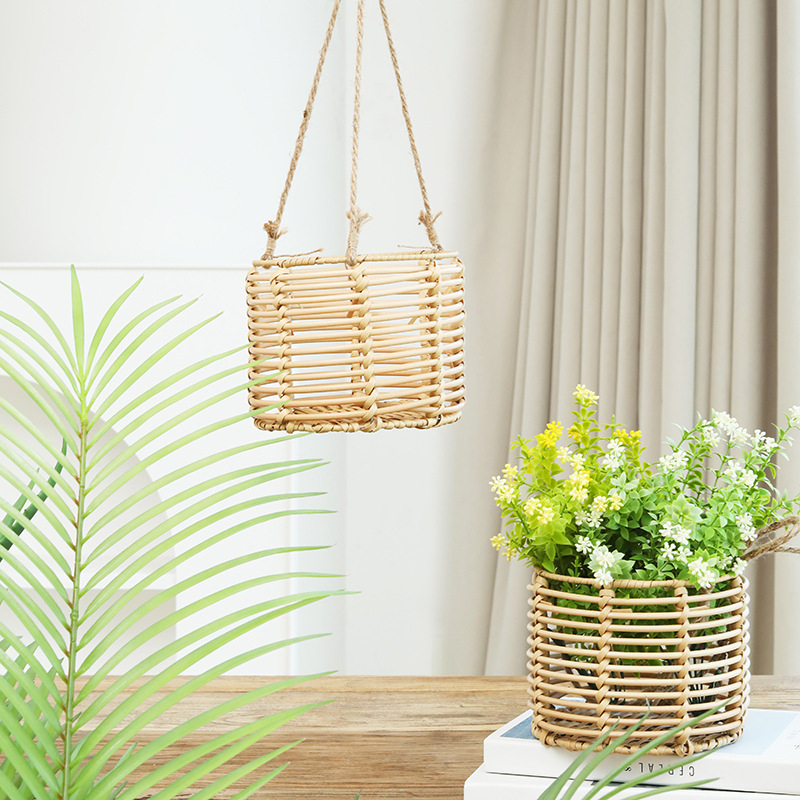 Caihua Home Ručne pletený visiaci kvetináč z napodobeného ratanu, dekor na balkón