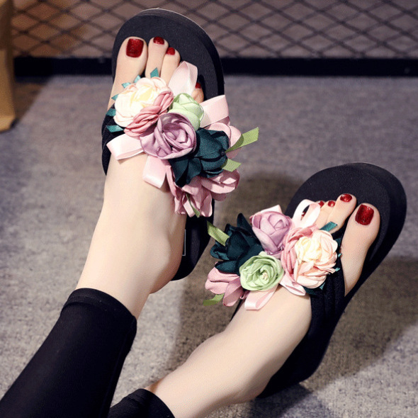 Naiste rannas sandaalid etnilise mustriga, paks platvormtald, EVA ülemine, kummist talla, vulkaniseeritud, libisemiskindlad