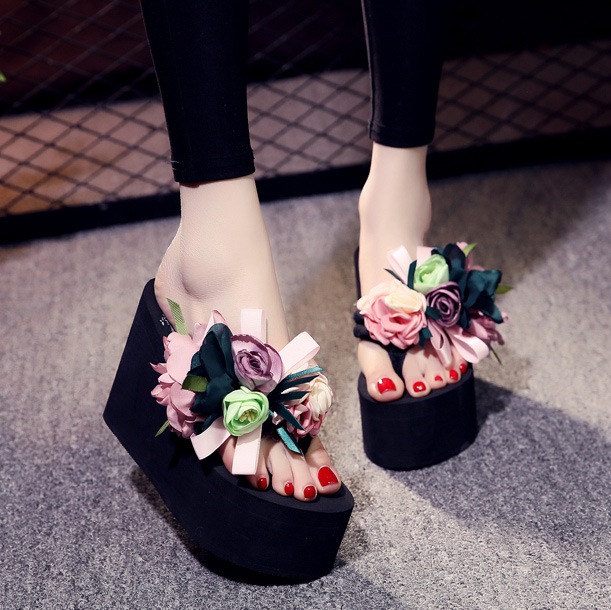 Naiste rannas sandaalid etnilise mustriga, paks platvormtald, EVA ülemine, kummist talla, vulkaniseeritud, libisemiskindlad