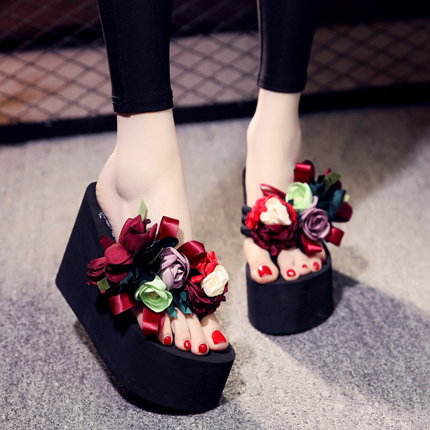 Naiste rannas sandaalid etnilise mustriga, paks platvormtald, EVA ülemine, kummist talla, vulkaniseeritud, libisemiskindlad