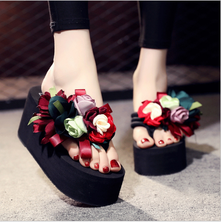 Naiste rannas sandaalid etnilise mustriga, paks platvormtald, EVA ülemine, kummist talla, vulkaniseeritud, libisemiskindlad