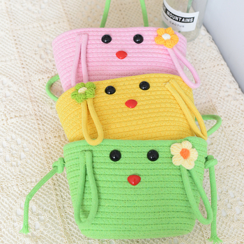 Coș de depozitare pentru cosmetică cu trei etaje, montat pe perete, în stil desen animat drăguț (Model 01210) - Material: bumbac și in - Domeniu de utilizare: lenjerie, CD, articole de birou, medicamente