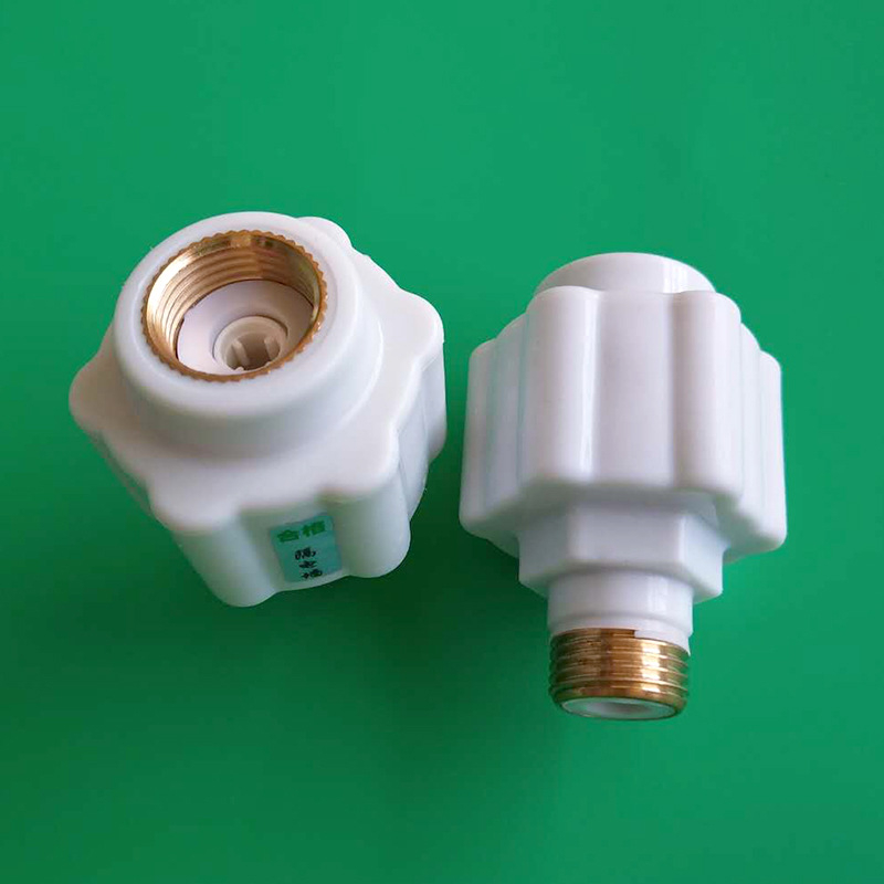 Accesoriu pentru boiler – cap din alamă integrată, montaj pe suprafață, fixare cu șuruburi; Material: PP plastic; Brand: Xiangling