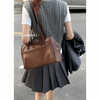 Moteriška PU tote rankinė – miesto minimalistinis stilius, užtrauktukas, horizontali kvadratinė forma, poliesterio pamušalas, ruduo 2024.