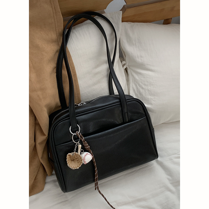 Moteriška PU tote rankinė – miesto minimalistinis stilius, užtrauktukas, horizontali kvadratinė forma, poliesterio pamušalas, ruduo 2024.