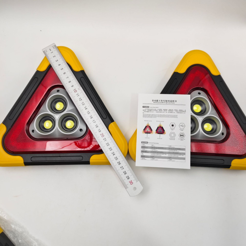 Autóvészjelző háromszög LED világítással, ABS anyagból és háromlábú állvánnyal