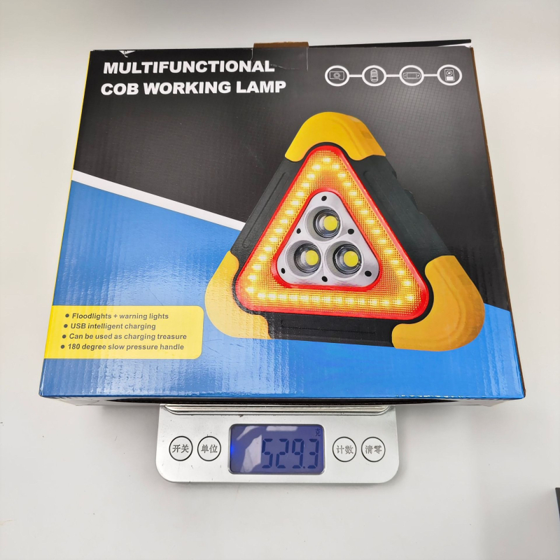 Autóvészjelző háromszög LED világítással, ABS anyagból és háromlábú állvánnyal