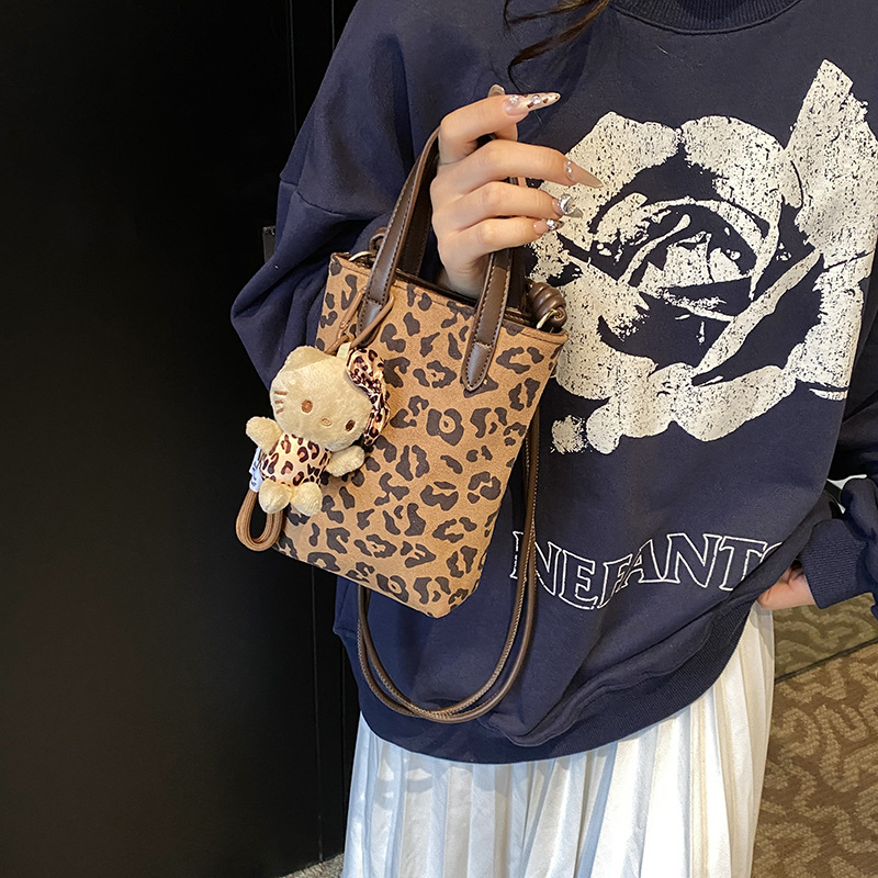 Leopardi print PU õlakott, tänavust stiili, vertikaalse kvadratu kujuga, tõmblukuga avamine, mobiiltelefoni tasku