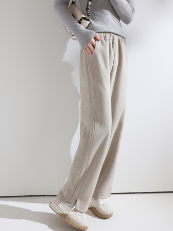 Laiad püksid kõrge vöökoht, villane kangas, elegantne linnustiil, sügis 2025