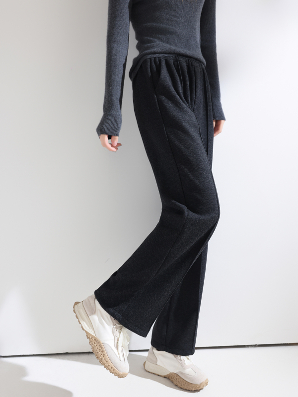 Laiad püksid kõrge vöökoht, villane kangas, elegantne linnustiil, sügis 2025