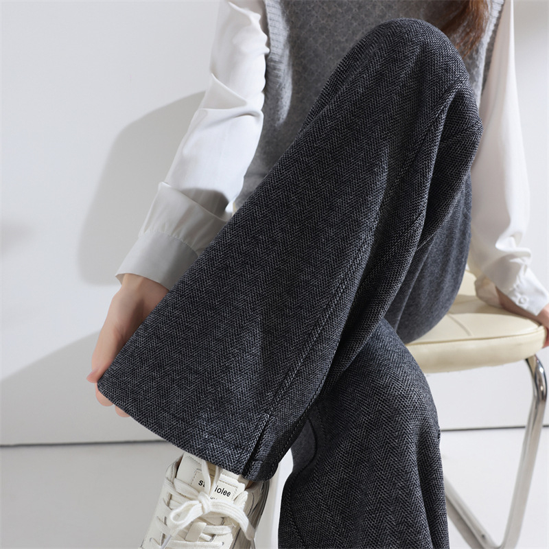 Laiad püksid kõrge vöökoht, villane kangas, elegantne linnustiil, sügis 2025