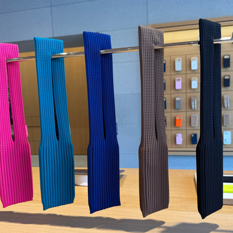 Mz mobiliojo telefono rankinė — vertikalios kvadrato formos, akrilinio pluošto, pamušalas iš nailono, miesto paprastumas, 2025 m. vasara