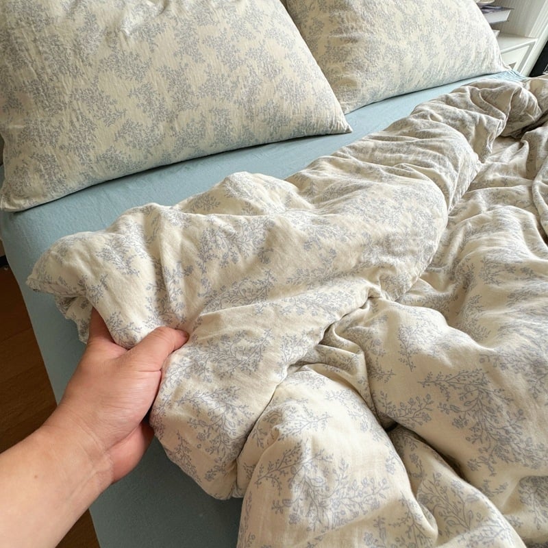 Bavlnený štvordielny súbor posteľnej bielizne s rastlinným vzorom, reaktívna tlač a farbenie, hmotnosť 2000–2500 g