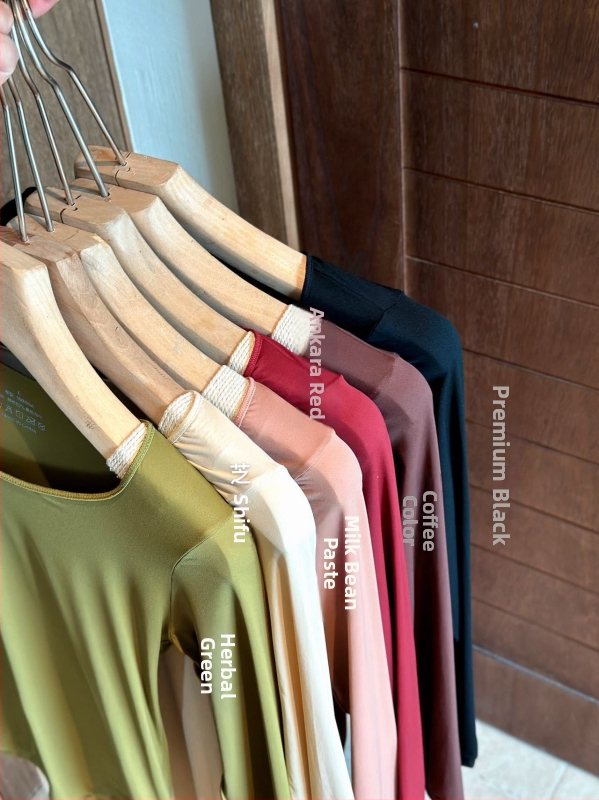 Moterų terminis pagrindinis komplektas — ultra plonas nailono pagrindinis sluoksnis, be siūlių, odai malonus, išlaiko šilumą, ilgomis rankovėmis viršutinė dalis + ilgos kelnės